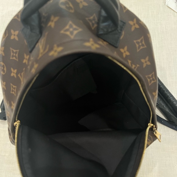 Louis Vuitton PALM SPRINGS MM Backpack - Picture 4 of 13